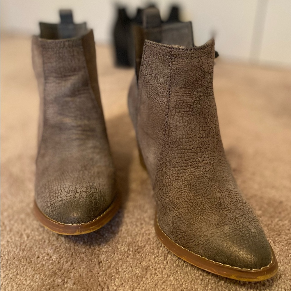 Heeled Booties - Picture 3 of 3